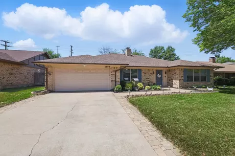 1708 Martinique Ct, Arlington, TX 76012