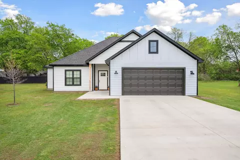 104 Boone St, Edgewood, TX 75117