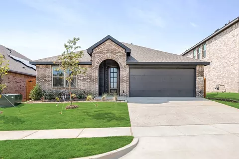 8213 Catclaw Pr, Godley, TX 76044