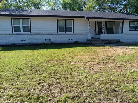 1802 Feagin St, Kaufman, TX 75142
