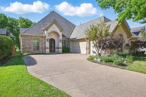 836 Merion Dr, Burleson, TX 76028