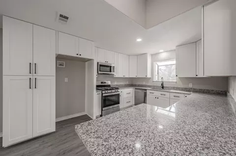 Kitchen - 515 Shadowbrook Ln, Hurst, TX 76053 photo 4 of 4