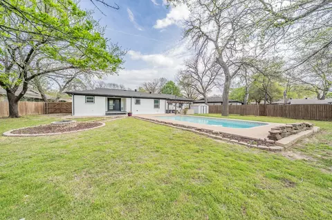 Exterior - 515 Shadowbrook Ln, Hurst, TX 76053 photo 8 of 8