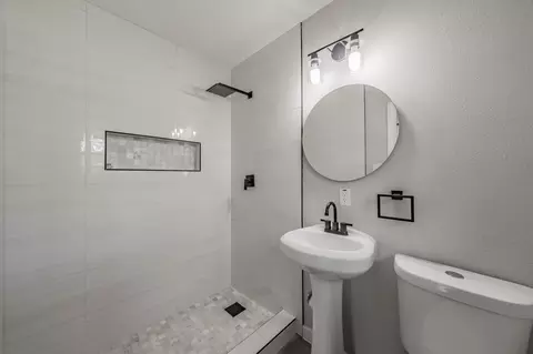Bath - 515 Shadowbrook Ln, Hurst, TX 76053 photo 1 of 5