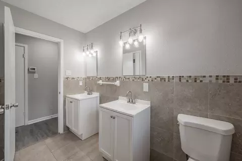Bath - 515 Shadowbrook Ln, Hurst, TX 76053 photo 4 of 5