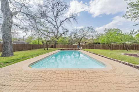 Exterior - 515 Shadowbrook Ln, Hurst, TX 76053 photo 3 of 8