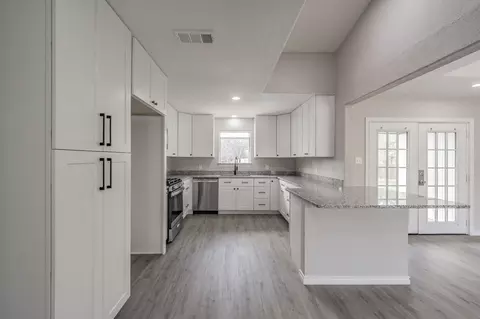 Kitchen - 515 Shadowbrook Ln, Hurst, TX 76053 photo 2 of 4