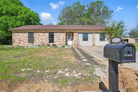 206 Thomas St, Joshua, TX 76058