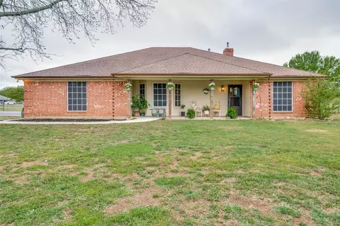 2213 Overland Dr, Bridgeport, TX 76426