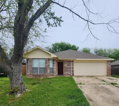 621 Troxell Blvd, Rhome, TX 76078