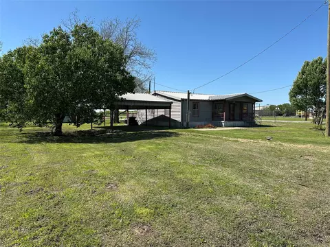 405 N Main St, Dodd City, TX 75438