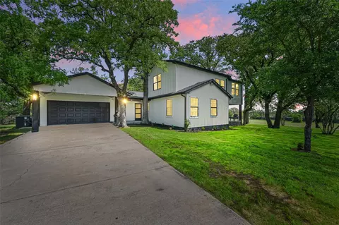 712 Sherry Dr, Azle, TX 76020