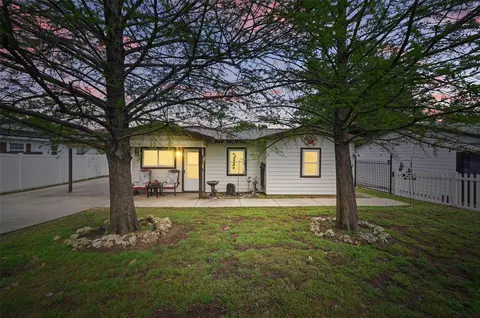 416 Churchill Rd, Fort Worth, TX 76114