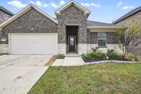 217 Kirwin Dr, Fort Worth, TX 76131