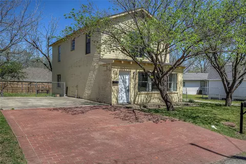 1414 Walworth St, Greenville, TX 75401