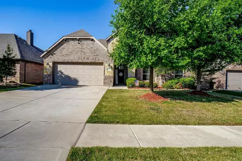 317 Madison St, Burleson, TX 76028