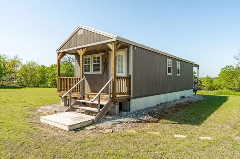 412 S Broadway St, Meridian, TX 76665