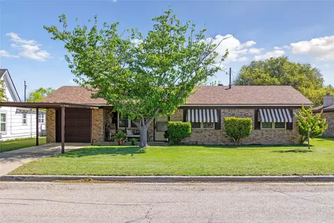 3618 3rd St, Brownwood, TX 76801