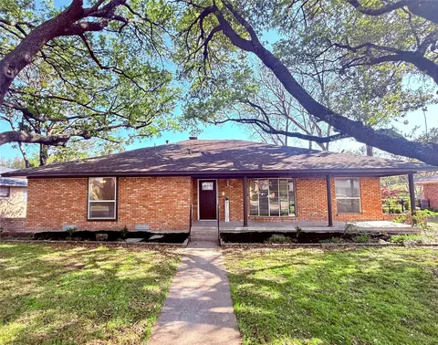 918 Bromwich St, Garland, TX 75040