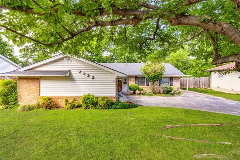 2322 Rockyglen Dr, Dallas, TX 75228