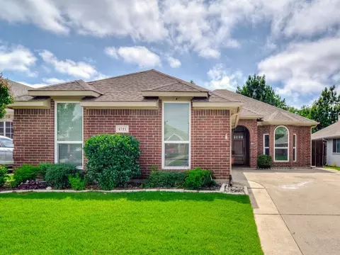 4721 Feldman Dr, Carrollton, TX 75010