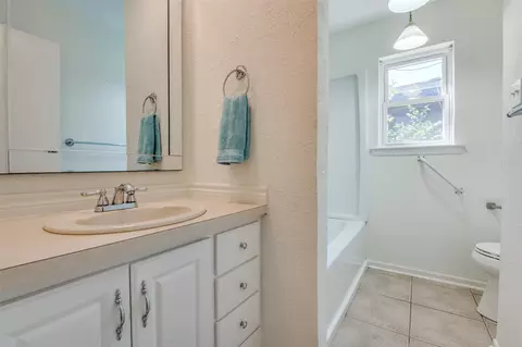 Bath - 615 N Ector Dr, Euless, TX 76039 photo 2 of 2