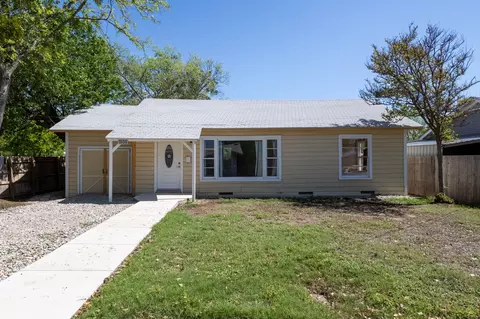 1808 8th St, Brownwood, TX 76801
