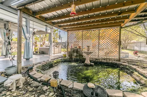 7820 Prairie Dr, Watauga, TX 76148