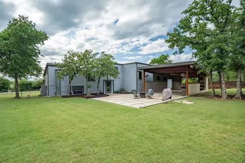 Exterior - 452 Taylor Rd, Argyle, TX 76226 photo 3 of 8