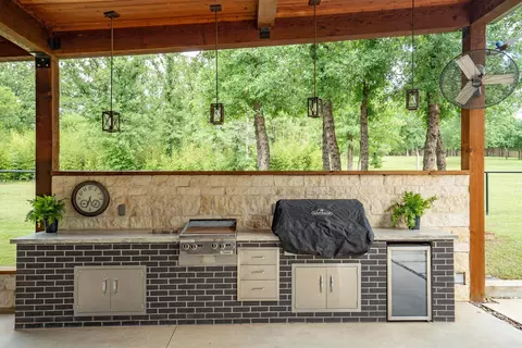 Kitchen - 452 Taylor Rd, Argyle, TX 76226 photo 4 of 4