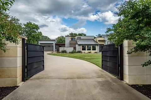 Exterior - 452 Taylor Rd, Argyle, TX 76226 photo 6 of 8