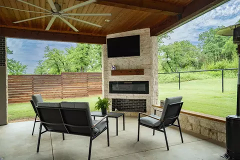 Exterior - 452 Taylor Rd, Argyle, TX 76226 photo 4 of 8