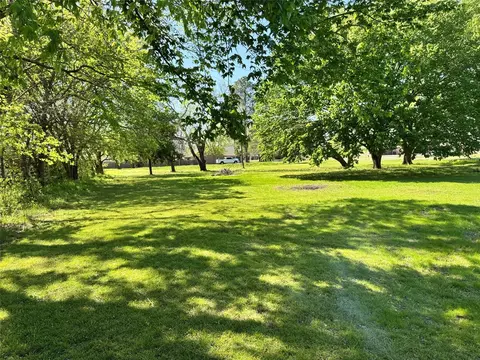 1202 Sherman St, Tioga, TX 76271