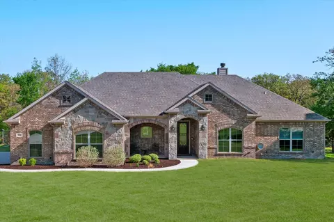804 Back Wood Ct, Azle, TX 76020