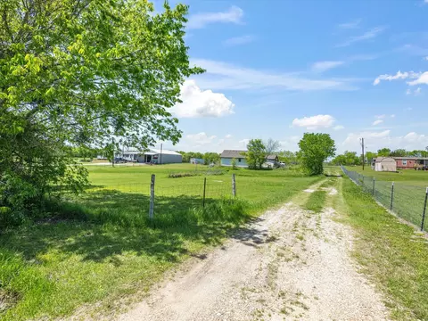 801 Walker Creek Rd, Ennis, TX 75119