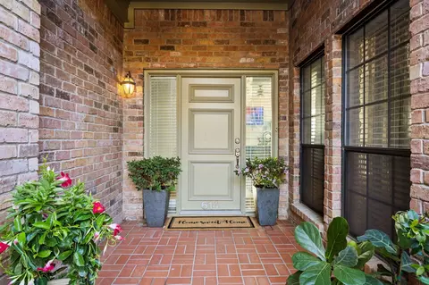614 Crowley Rd, Arlington, TX 76012