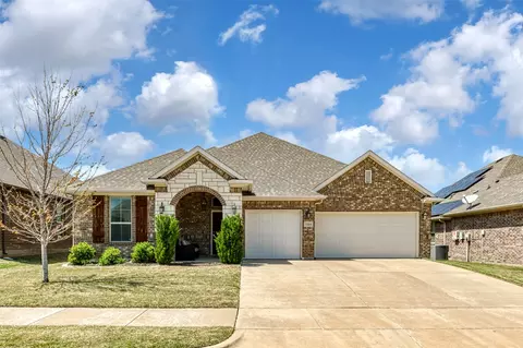 1664 Laramie Ln, Burleson, TX 76028