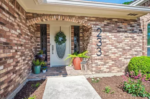 233 Bradford Dr, Hurst, TX 76053