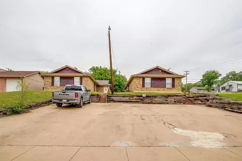 2600 NW 21st St #2600 & 2602, Fort Worth, TX 76106