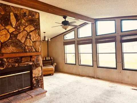Living - 458 Jackson Ave, Strawn, TX 76475 photo 3 of 4
