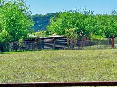 Exterior - 458 Jackson Ave, Strawn, TX 76475 photo 4 of 6