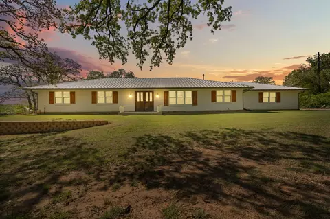 6320 Sundance Cir E, Joshua, TX 76058