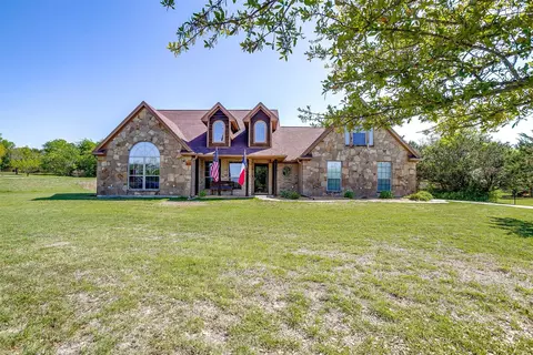 777 Trailwood Dr, Weatherford, TX 76085