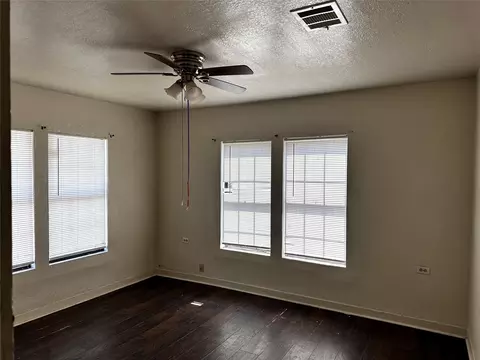 325 Phillips St, Waco, TX 76704 photo 5
