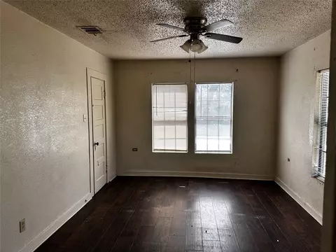 325 Phillips St, Waco, TX 76704 photo 3