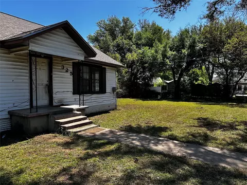 325 Phillips St, Waco, TX 76704 photo 2