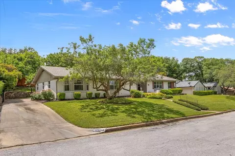 6329 Halifax Rd, Fort Worth, TX 76116
