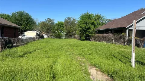 411 N Marsalis Ave, Dallas, TX 75203