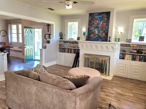 Living - 704 W Walcott Ave, Comanche, TX 76442 photo 2 of 3