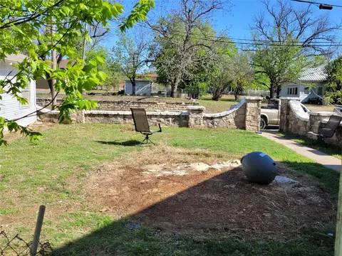 Exterior - 704 W Walcott Ave, Comanche, TX 76442 photo 6 of 6